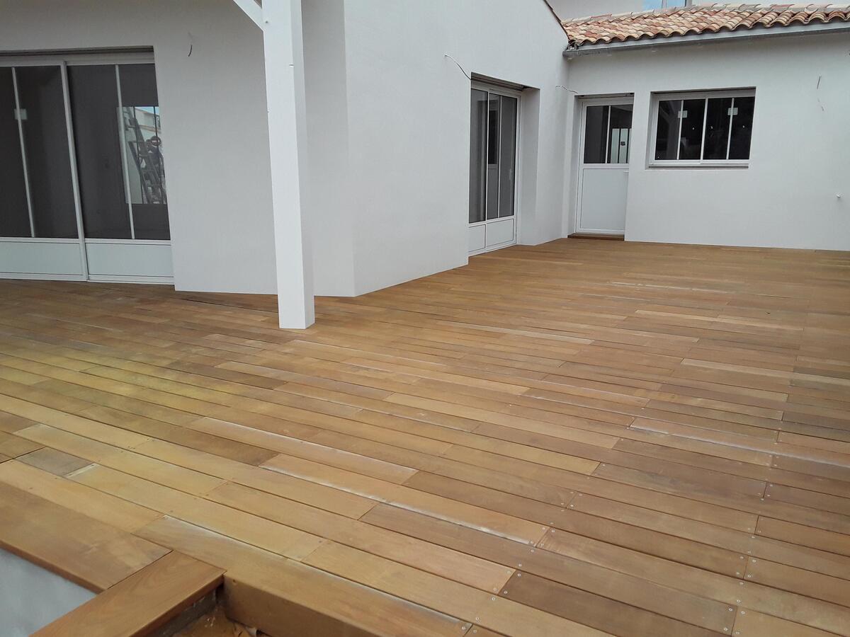 Création d'une terrasse en bois à Luçon