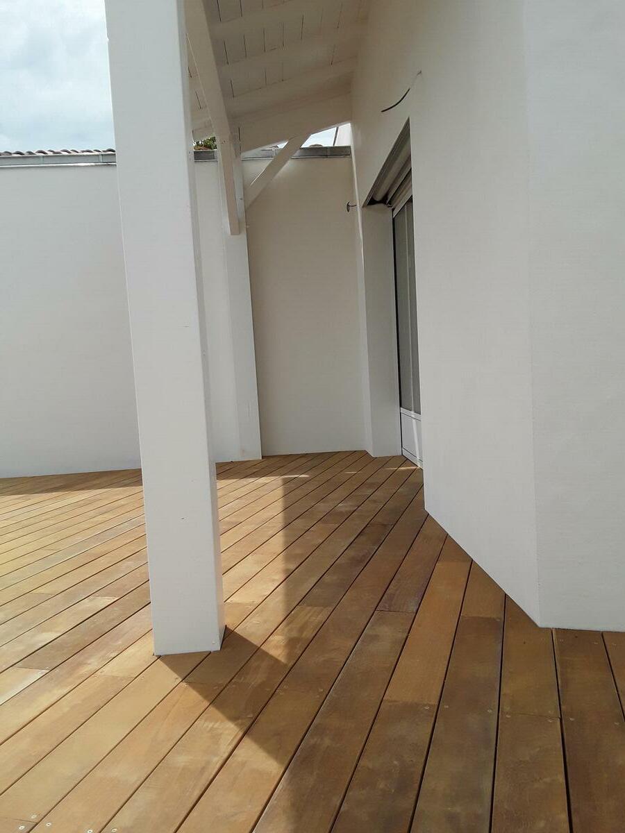 Création d'une terrasse en bois à Luçon