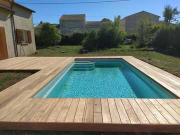 Pose d'une plage de piscine à Vallans